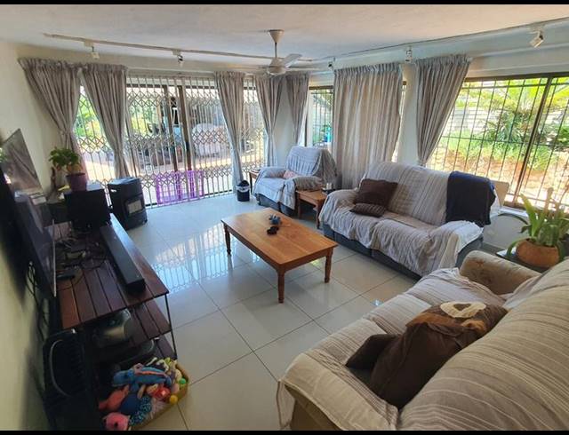 4 BEDROOM HOUSE FOR SALE IN UMHLANGA CENTRAL